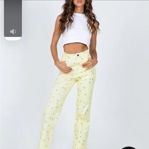 The sweetest yellow pant with lavender flowers. Perfect combination. Worn once